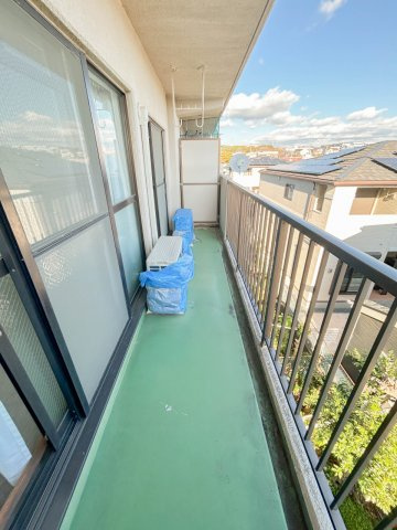 【バルコニー】 | エンゼルハイム西椎路 中古マンション XM05977 | エンゼルハイム西椎路　バルコニー　リフォーム後