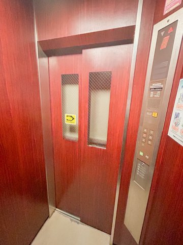 【その他共用部分】 | エンゼルハイム西椎路 中古マンション XM05977 | エンゼルハイム西椎路　エレベーター内観