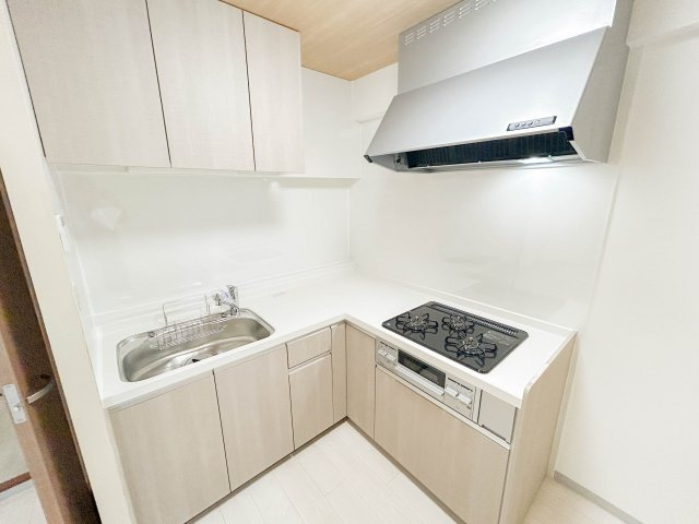 【キッチン】 | エンゼルハイム西椎路 中古マンション XM05977 | エンゼルハイム西椎路　キッチン　リフォーム後
