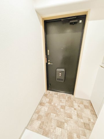 【玄関】 | エンゼルハイム西椎路 中古マンション XM05977 | エンゼルハイム西椎路　玄関　リフォーム後
