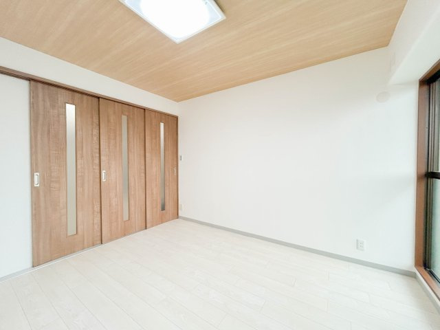 【洋室】 | エンゼルハイム西椎路 中古マンション XM05977 | エンゼルハイム西椎路　洋室7帖　リフォーム後