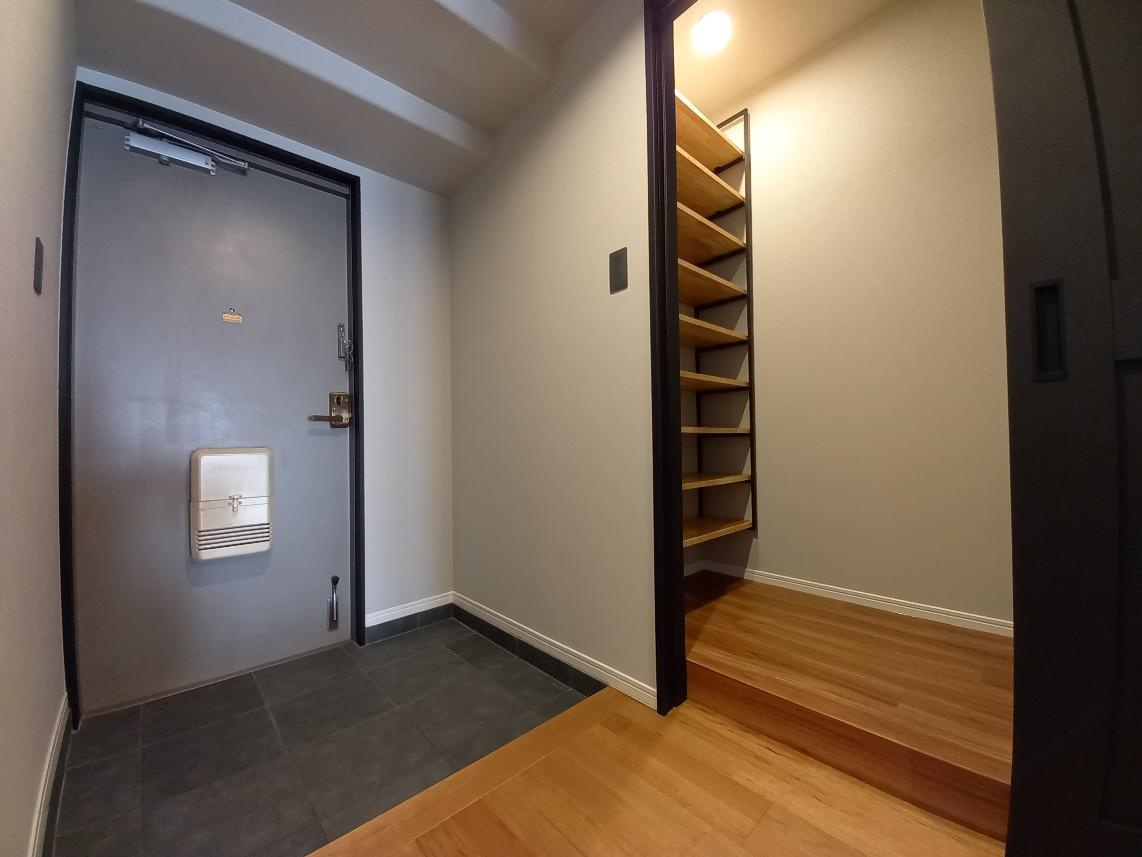 【玄関】プレステージ津島　【商談中】