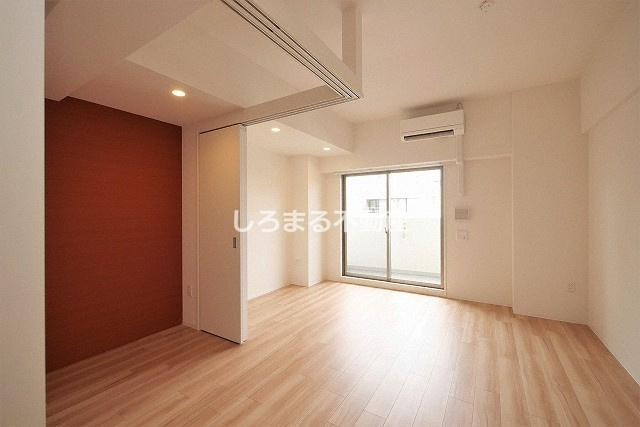 セレニテ本町東リアンの居間・リビング