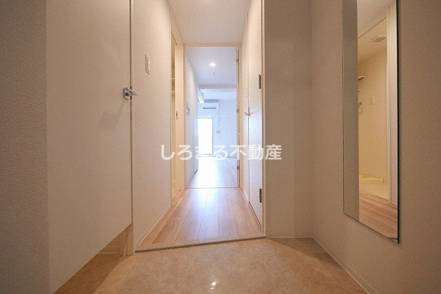 セレニテ本町東リアンの玄関