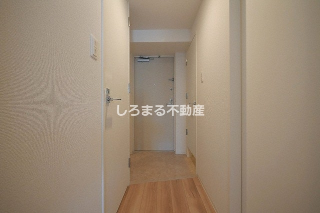 セレニテ本町東リアンの玄関