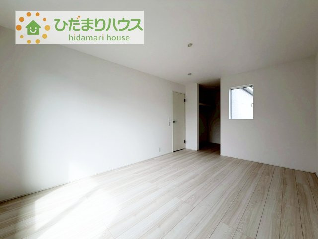 【寝室】 | 我孫子市並木7丁目第１期　新築戸建　2号棟 | 広めの主寝室は、ベッドの他にもパソコンデスクやドレッサーなども置けちゃいます(*^-^*)