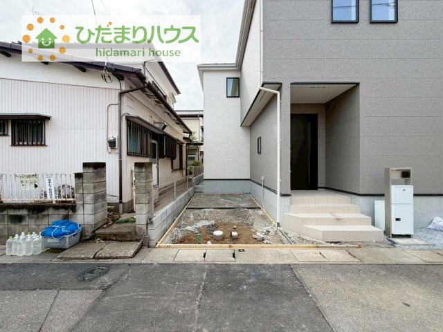 【駐車場】 | 我孫子市並木7丁目第１期　新築戸建　2号棟 | ゆったりとしたカースペースで、ファミリーカーや軽自動車もラクラク駐車出来ますね♪