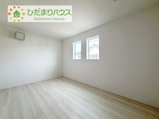 【洋室】 | 我孫子市並木7丁目第１期　新築戸建　2号棟 | お掃除しやすく、清潔感を保てるのでダニも発生しにくいフローリング♪