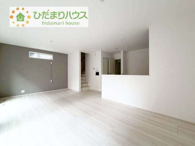 【居間・リビング】 | 我孫子市並木7丁目第１期　新築戸建　2号棟 | 家族の集まるLDKは広々16.8帖！贅沢な空間を演出！