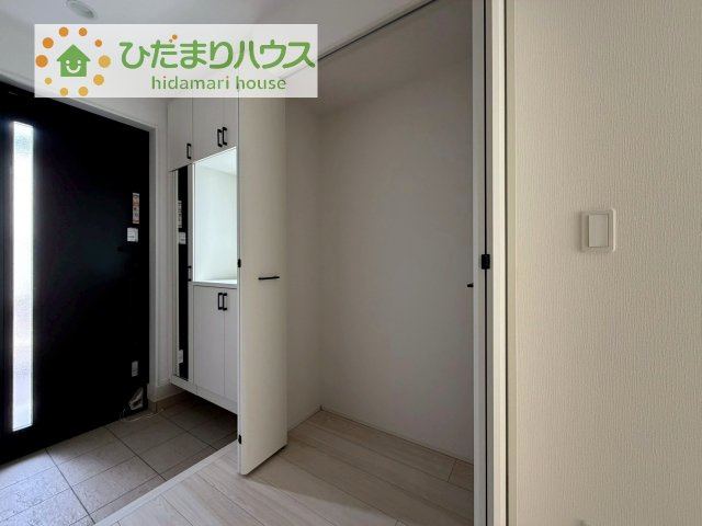 【収納】 | 我孫子市並木7丁目第１期　新築戸建　2号棟 | 靴で溢れかえっていた玄関も、大きなシューズボックスと、玄関横の収納でスッキリ解決！