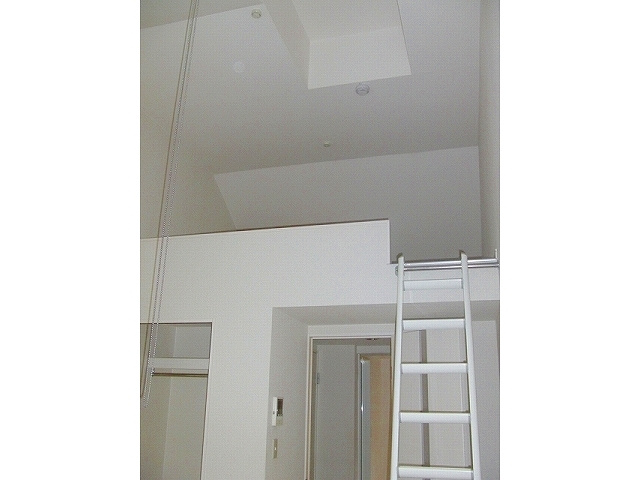 シャトー王子の寝室|収納以外にも大型ロフト付！（同一仕様写真）