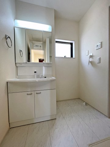 新築戸建・新築建売　いわき市泉玉露1丁目1期　の独立洗面台