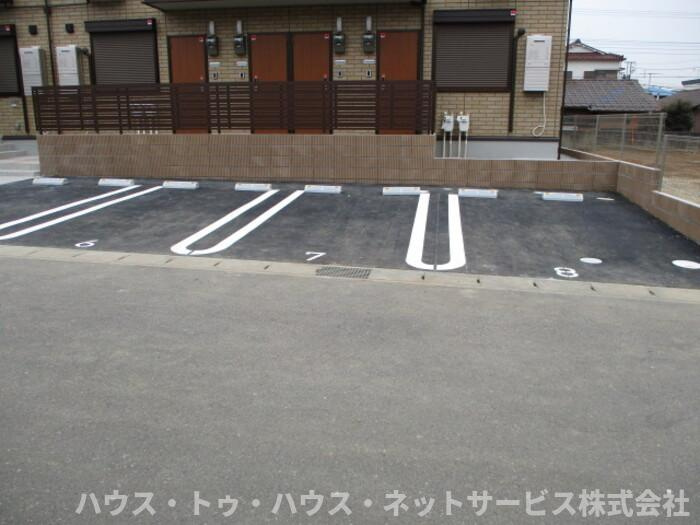 ボナールの駐車場