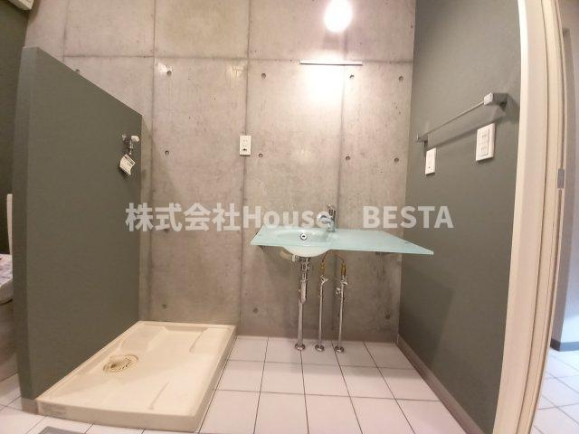 エル。トスト神戸の独立洗面台