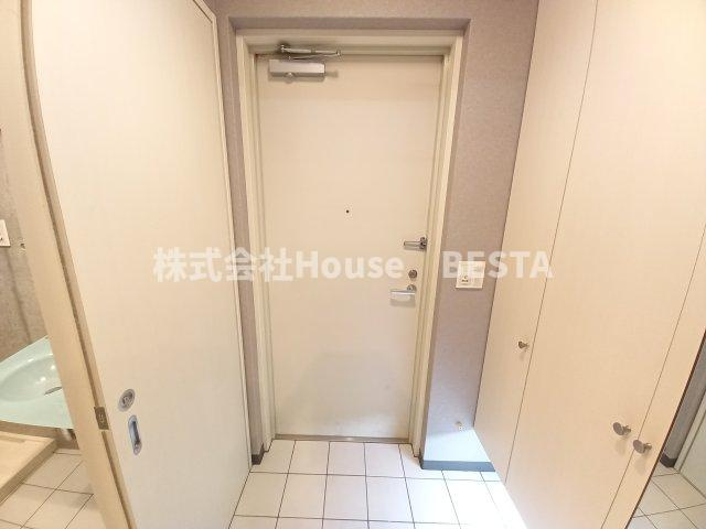 エル。トスト神戸の玄関