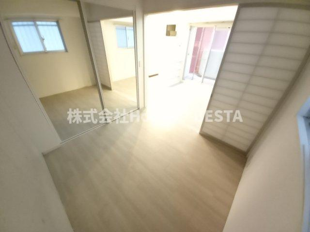 エル。トスト神戸の居間・リビング