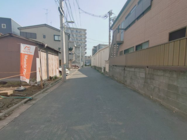 【前面道路含む現地写真】 | 大田区西六郷4丁目　新築戸建