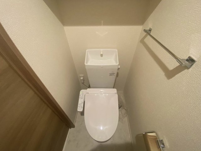 【トイレ】 | オリーブ東雲本町 | 落ち着いた色調のトイレです