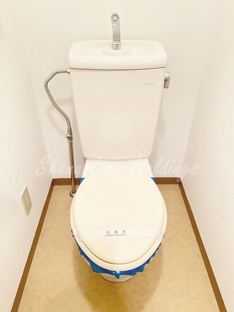 横浜市戸塚区上倉田町の賃貸マンションのトイレ|清潔感のあるトイレです