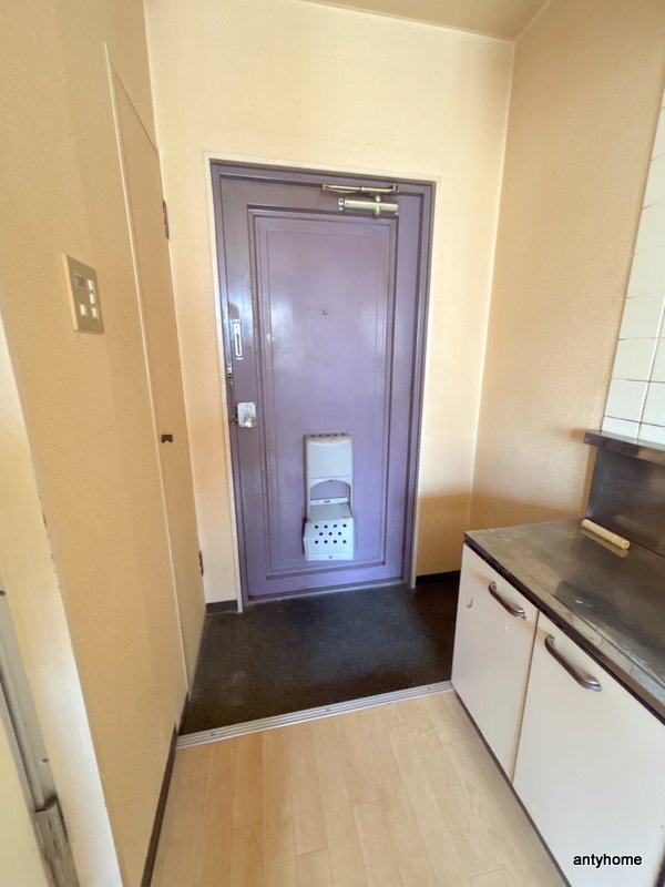 ロイヤル神路3の玄関