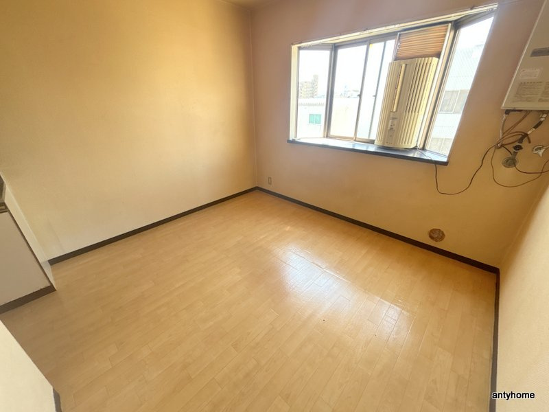 ロイヤル神路3の居間・リビング