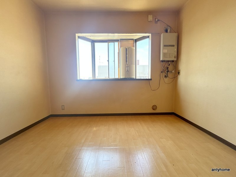 ロイヤル神路3の居間・リビング