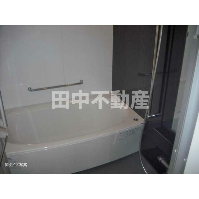 コンフォリア赤坂の浴室