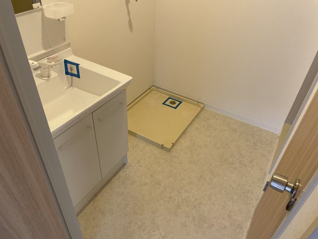 ヴィレッヂローデンⅠ・Ⅱの洗面所|コンパクトで使いやすい洗面所