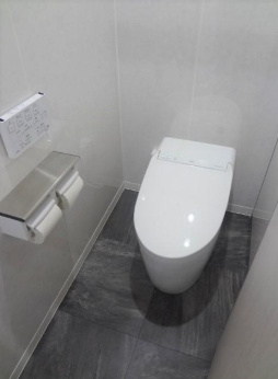 浪速ビルのトイレ