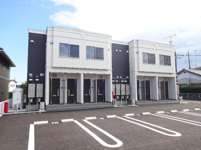 グレース　エクセレンスの駐車場|外観写真（昼）