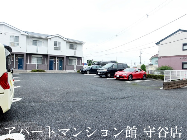さくらヒルズの駐車場