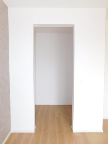 名古屋市中川区下之一色町字操出の新築一戸建の収納|◇ウォークインクローゼット◇　　大きな荷物が片付く大容量収納！