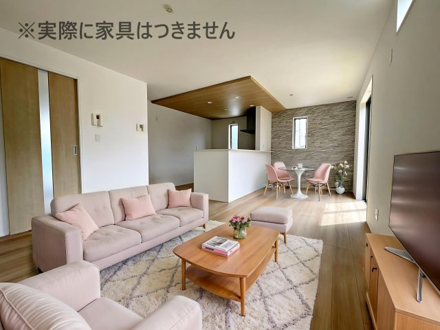 新築戸建・新築建売　郡山市大槻町字室ノ木　朝日が丘小・第七中の居間・リビング|画像はバーチャルホームステージングの加工による演出で、実際の家具は付きません。