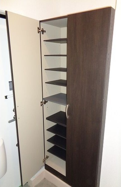 ル・メイユール本通の玄関