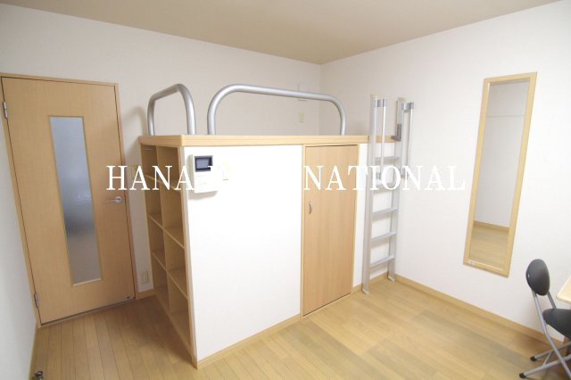 レオパレス橙の寝室