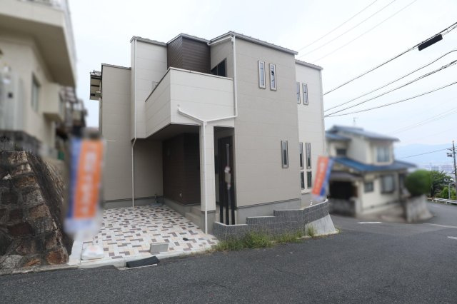 広島市安佐南区長束西４丁目の中古一戸建