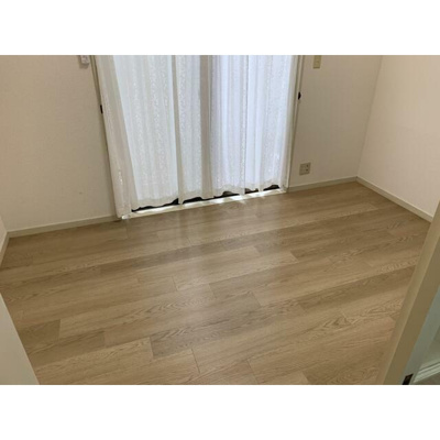 【居間・リビング】 | トップハット90 | 6.5帖のきれいな洋室。