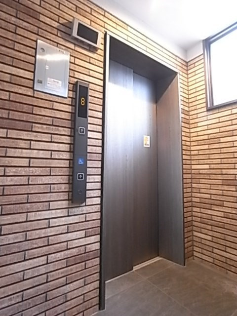 ファーストフィオーレ三宮イーストの外観
