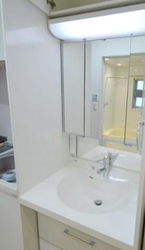ＡＸＩＳ桜木町の独立洗面台|※同建物別部屋参考写真