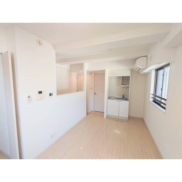 ピースコート池袋の居間・リビング