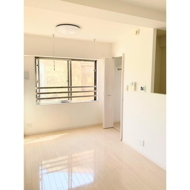 ピースコート池袋の居間・リビング