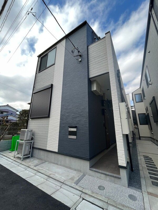 KOMOREBI