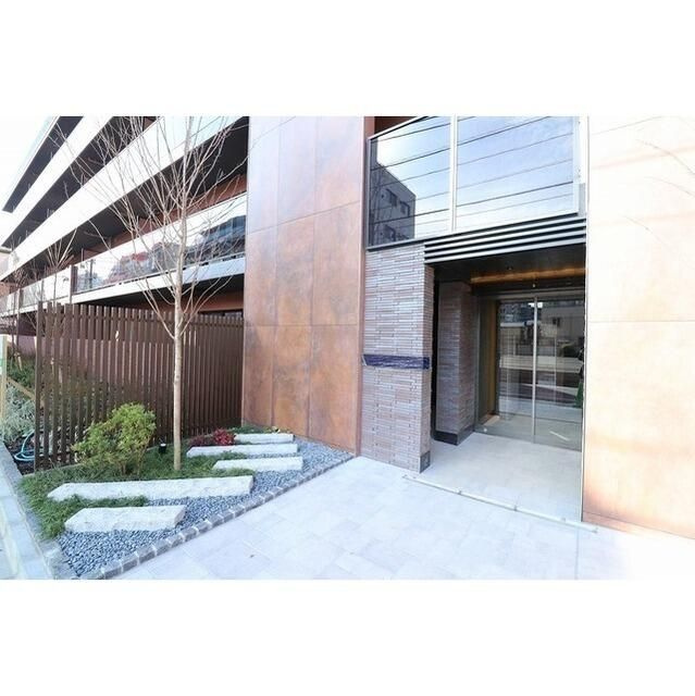 Ｌａ　Ｄｏｕｃｅｕｒ巣鴨Ｅａｓｔのエントランス