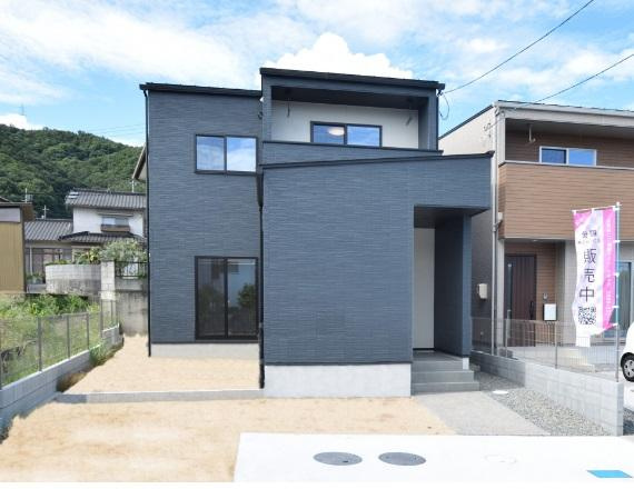 尾道市栗原町の中古一戸建