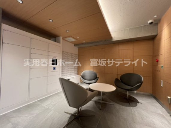 こちらロビーです！