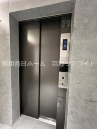 エレベーターで上がりましょう！