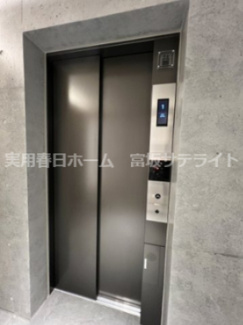 エレベーターで上がりましょう！