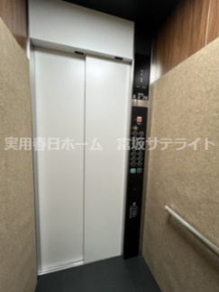 乗る時も階数ボタン押す時もタッチキーが必要でした！