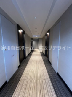 外から見えない内廊下設計です！