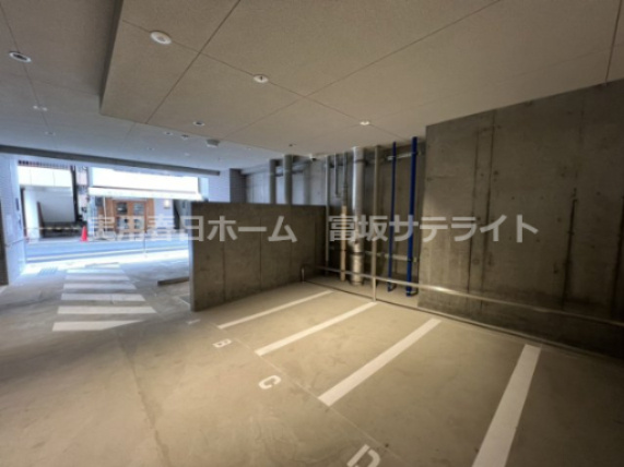 バイク置き場と駐車スペースもあります！